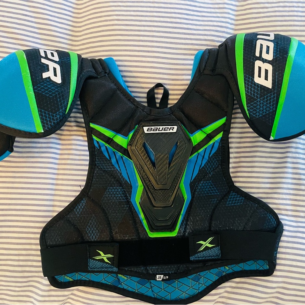 BAUER SHOULDER PAD - Youth Size Small